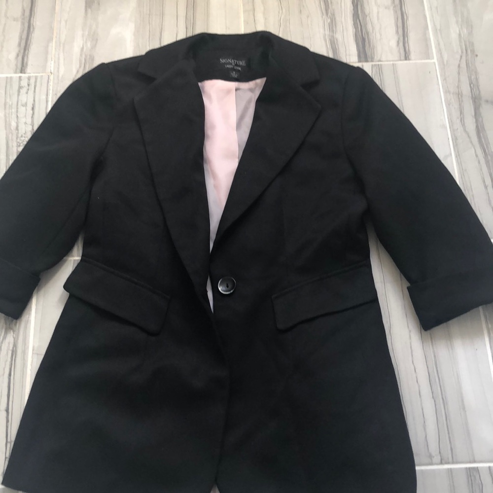 Blazer - Picture 3 of 4